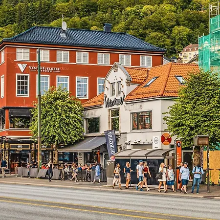 Dinbnb I Experience I 650m To Bryggen I Shared Patio Apartamento